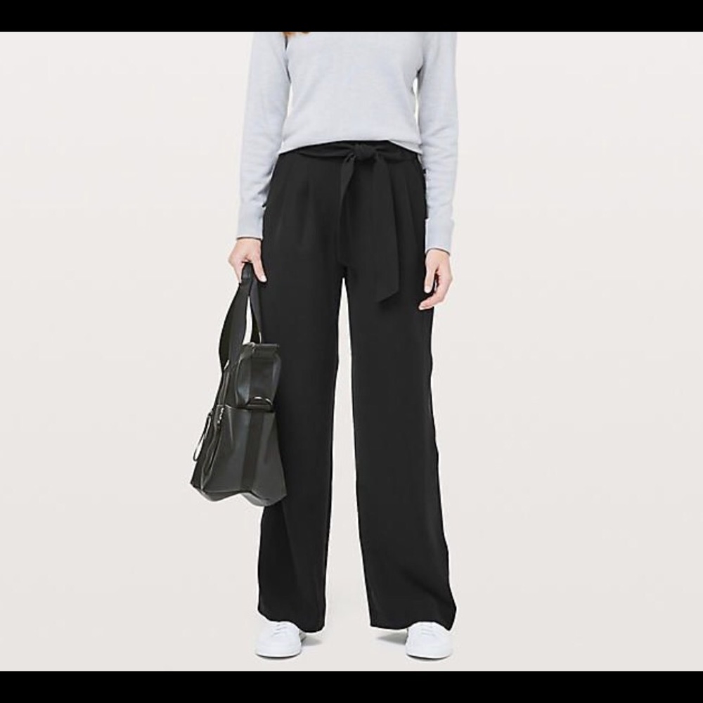lululemon noir pant woven size 4